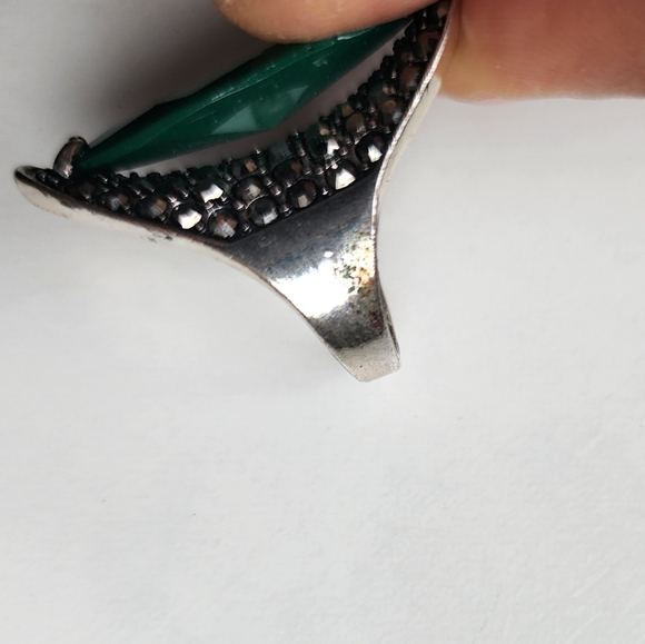 Elegant Green Silver Ring - Picture 9 of 11